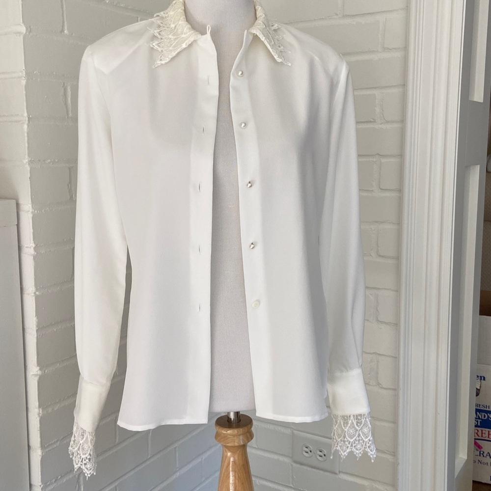Classic JH Collectibles White Fancy Dressy Blouse With Eyelet Lace Trim Size 4